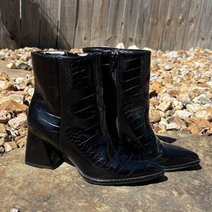 Sonoma Orena Black Croc-Pattern Ankle Booties